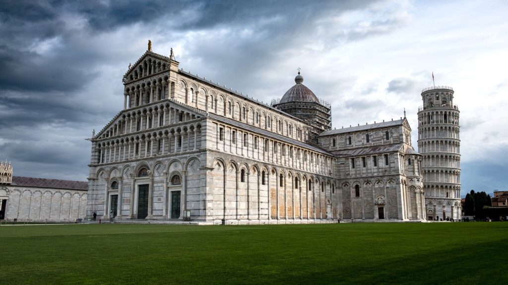 piazza dei miracoli Pisa